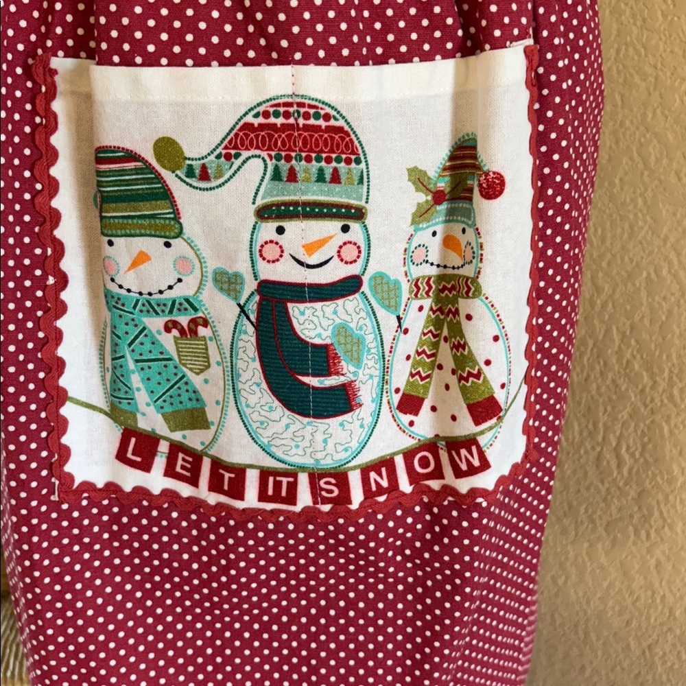 Pier 1 ‘Let it Snow’ Apron - Picture 2 of 8